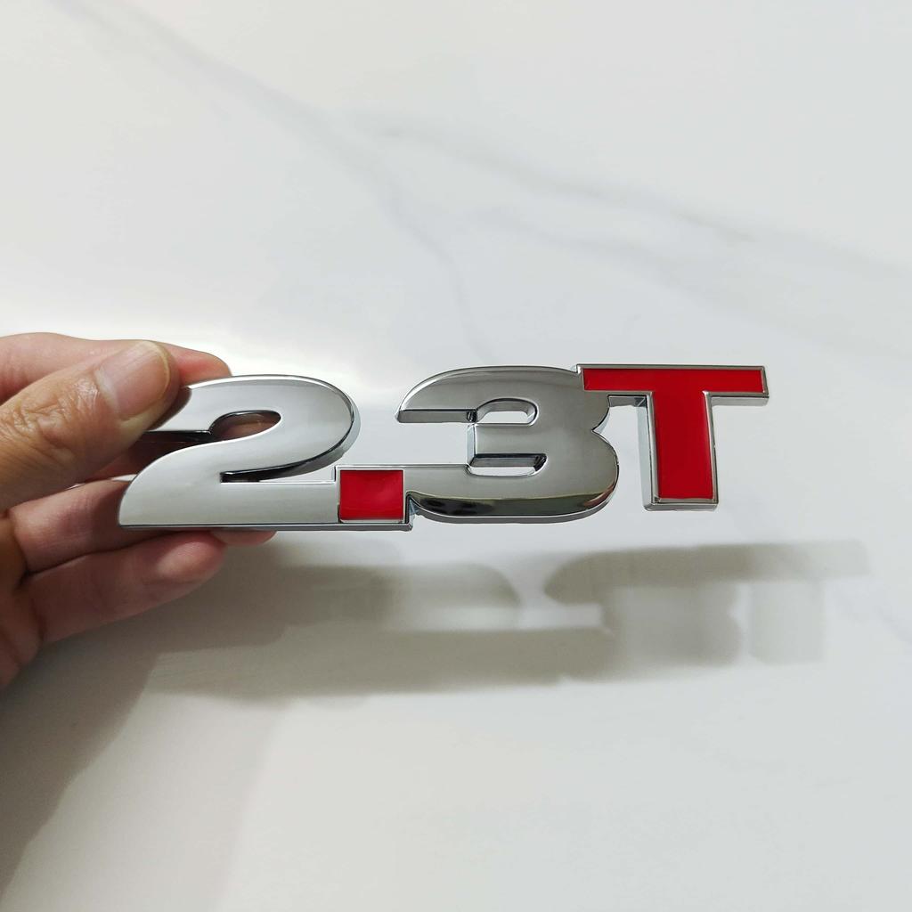 Autocollant Insigne Métallique 3D Badge 2.3T Cylindrée Emblème d'Aile Arrière pour GT Shelby