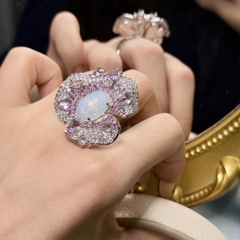 2025 Elegant Zircon Flower Petal Ring: High-End Fashionable Luxury Adjustable Opening