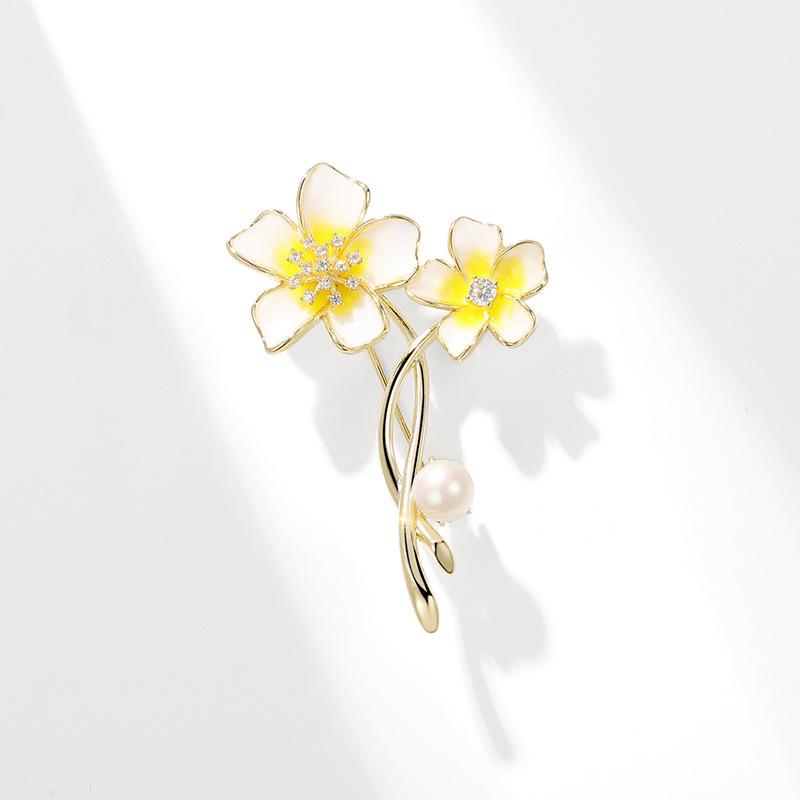 Bo Xin Yun Enamel Flower Pearl Brooch for Women – Elegant Dress Accessory & Holiday Gift