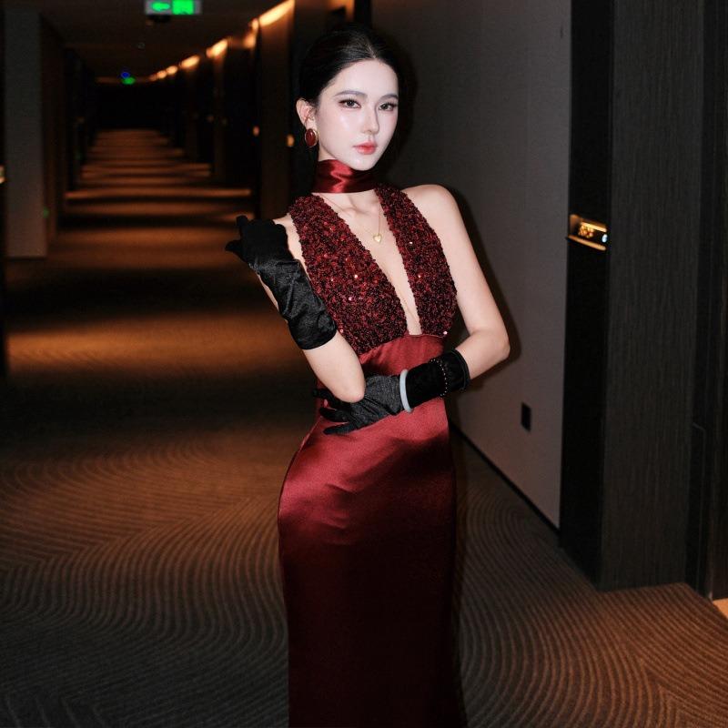 Premium Luxury Dinner Red Neck Sequin Dress Deep Sexy Halter Dress Hip Wrap Dress