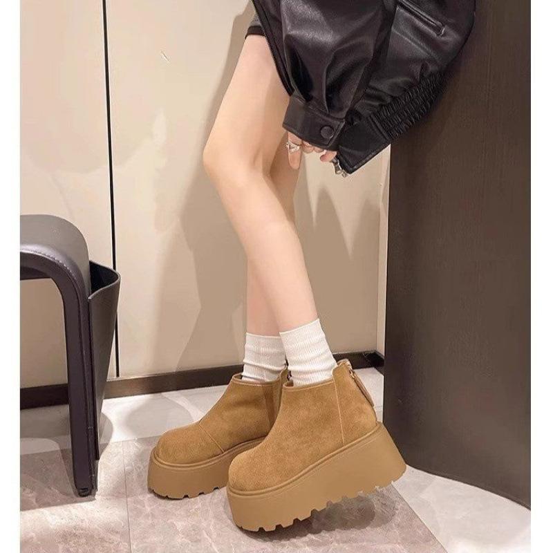 Evropské protiskluzové teplé sněhule dámské 2025 podzim a zima nové zvýšené 7CM silná podrážka módní všestranný temperament krátké boty