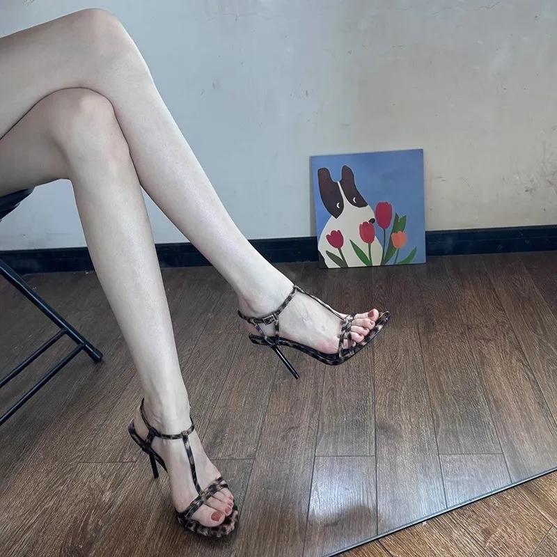 Fashion 2025 Sandals Designer Sandals   Fashion Solid  Party Pumps  Sexy Pointed Toe Heels Shoes for Women