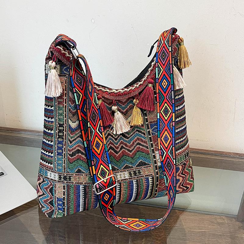 

Большая вместительная сумка в этническом стиле для женщин. Новая стильная женская сумка для поездок на работу подмышкой. Универсальная сумка через плечо на одно плечо.
