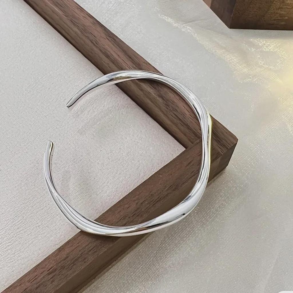 "9999 Sterling Silver Mobius Open Bracelet - Light Luxury Design for Men & Women, Ideal Gift for Young Couples and Students"