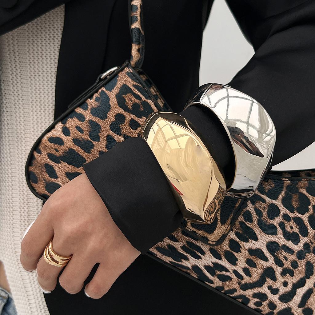 Exaggerated Metal Glossy Wide Bracelet Bracelet Fashion Knock Pattern Faceted Spring Buckle Bracelet
