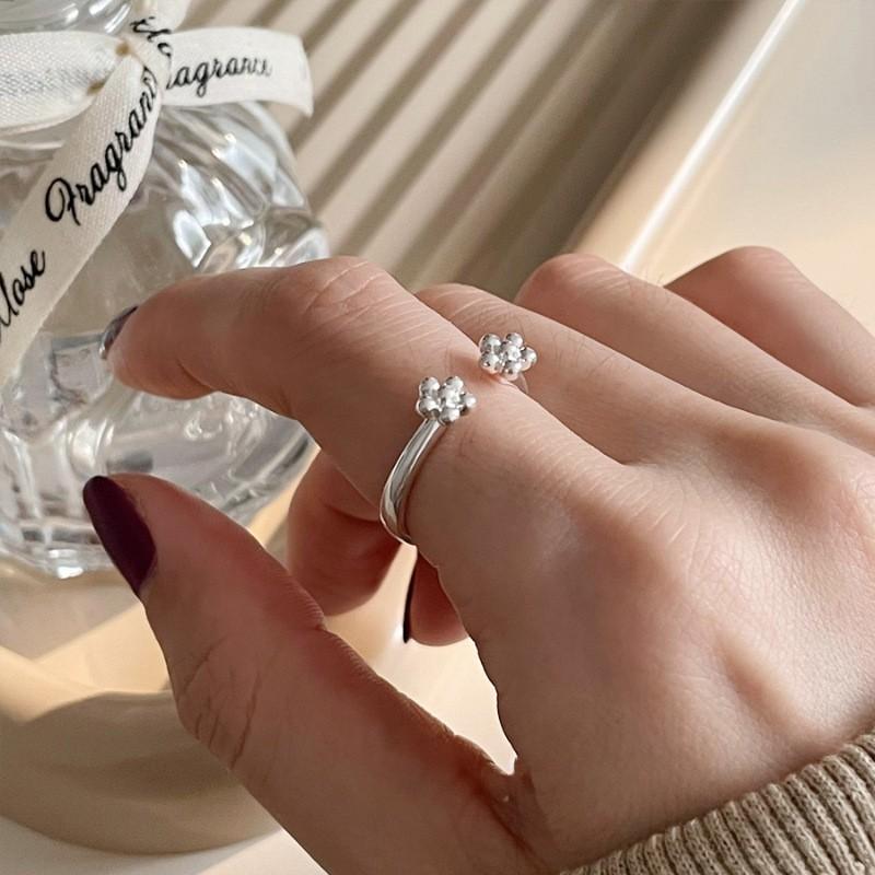 Trendy Chic And Geometric Bread Ring For Women With Elegant Design Highend