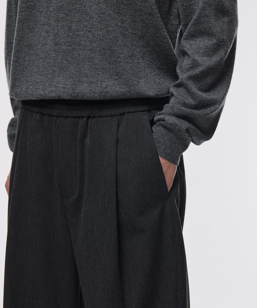 MUSINSA STANDARD One-Pleat Wide Elastic Waist Slacks [Charcoal Gray]