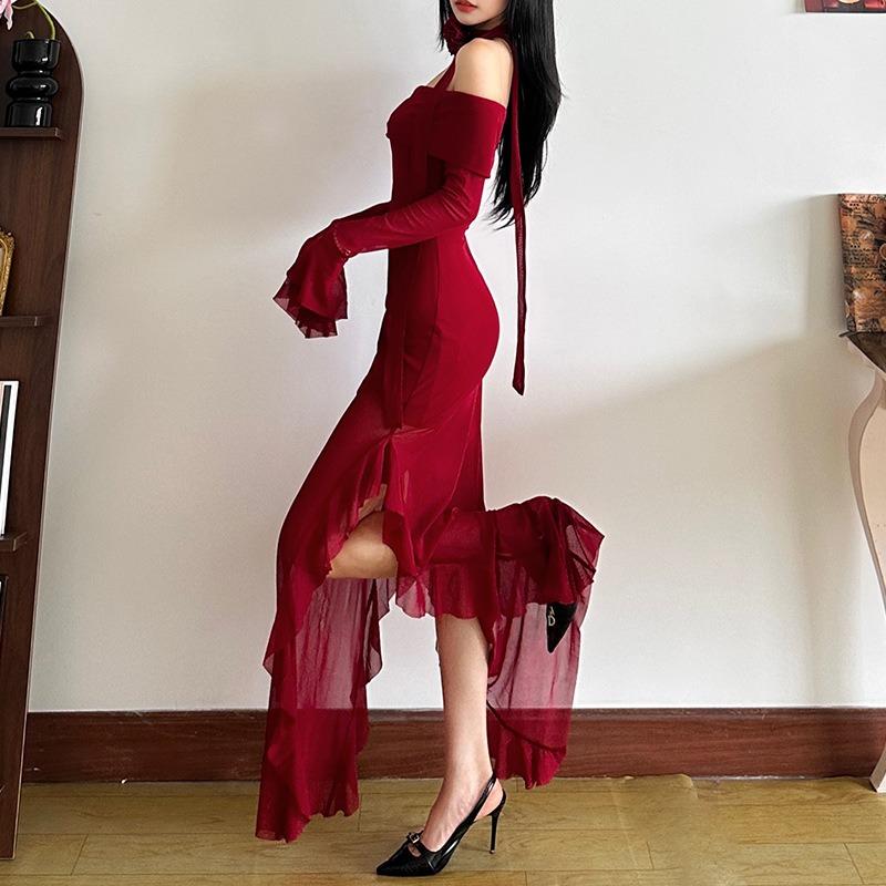 Autumn Women's Solid Color Slim-fit Fashion One-line Collar Long-sleeved Slit Dress