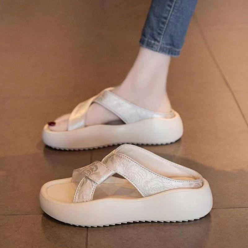 Foreign trade muffin thick-bottomed cool slippers women wear new national style with skirt embroidery casual beach one-word drag