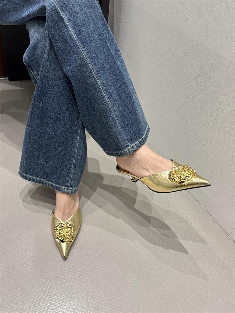 Fashion Shoes Low Womens Slippers Outdoor Pantofle Thin Heels Slides Heeled Mules Med Cover Toe 2025 High Summer Silver Scandals Pumps P