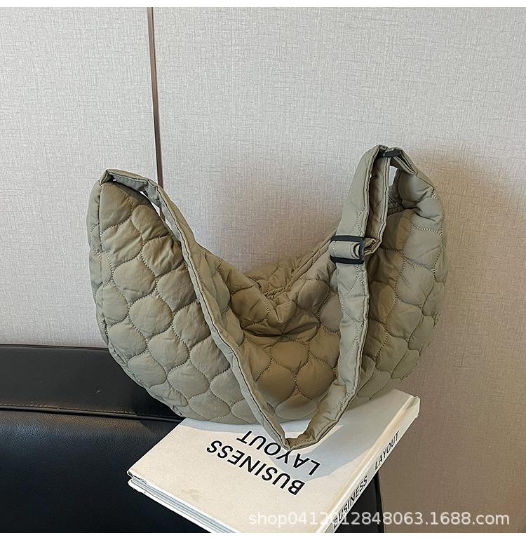 Bag Large Capacity Korean Version One Shoulder Crossbody Dumpling Bag Nylon Moon Bag Retro Fashion Croissant Bag Schoolgirl Bag