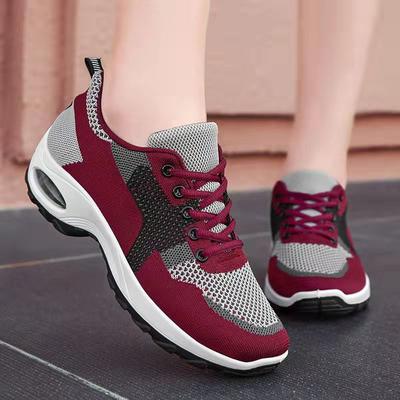 Spring, Summer and Autumn Walking Shoes, Fly-woven Mesh, Not Stuffy Feet, Mother Square Dance Walking Travel Shoes