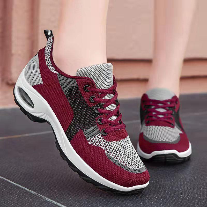 Spring, Summer and Autumn Walking Shoes, Fly-woven Mesh, Not Stuffy Feet, Mother Square Dance Walking Travel Shoes