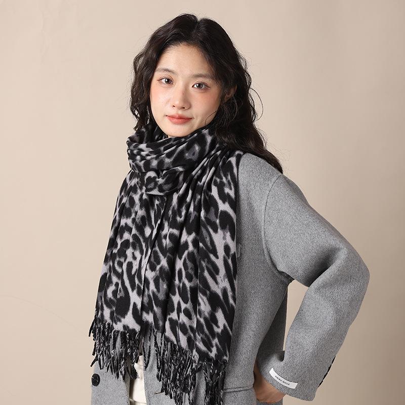 

Ретро леопардовый принт имитация кашемира бахрома шарф женский зимний новый миллениал спайс герл шаль утолщенный теплый шарф 180*70CM