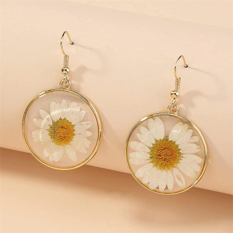 1Pair Creative White Daisy Pressed Studs Earring Boho Style Pressed Flower Earrings Vintage Fashion Ear Jewelry Party Gift