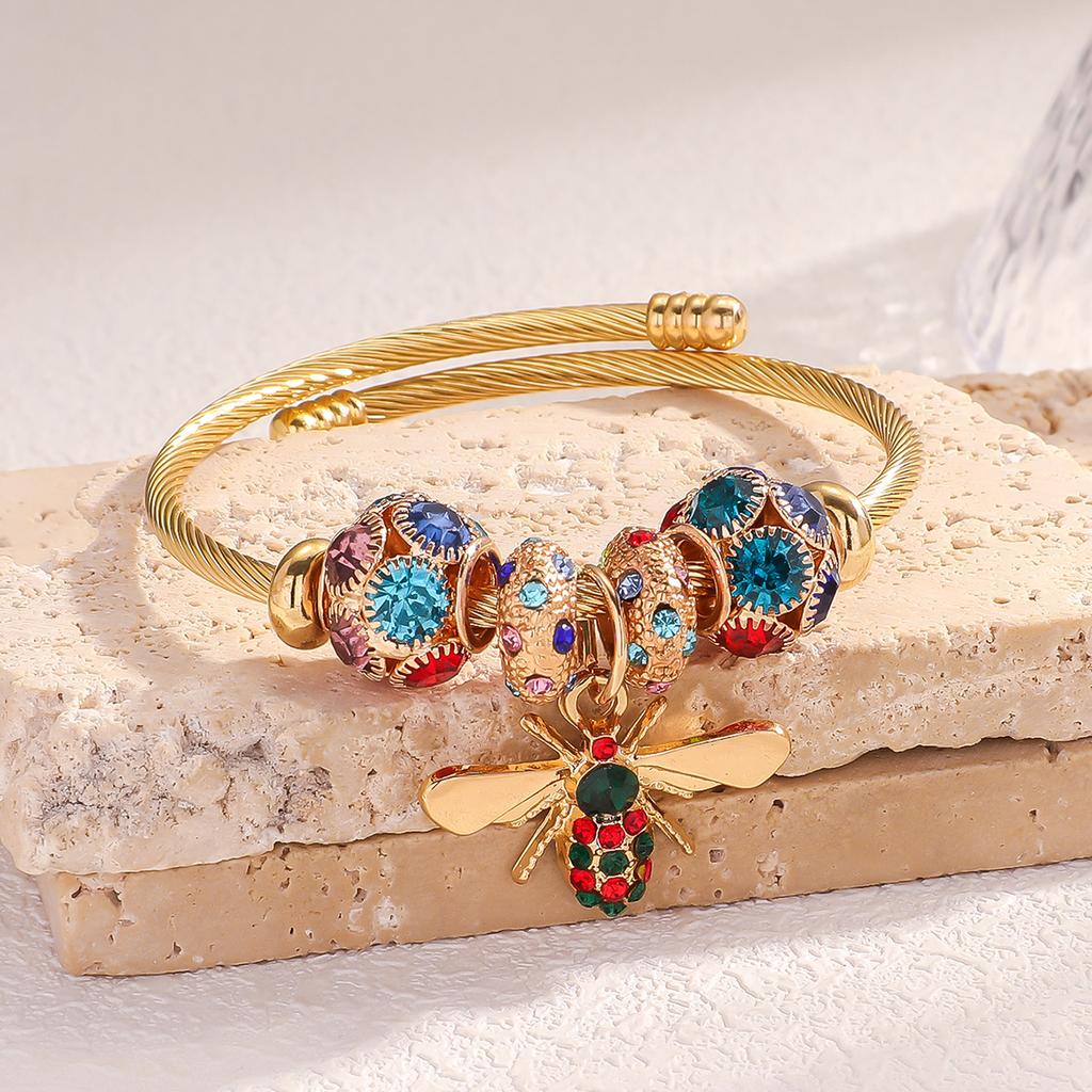 1 Women's Fashionable Multi Element Beaded Little Bee Bracelet for Daily Wear and Travel Accessories