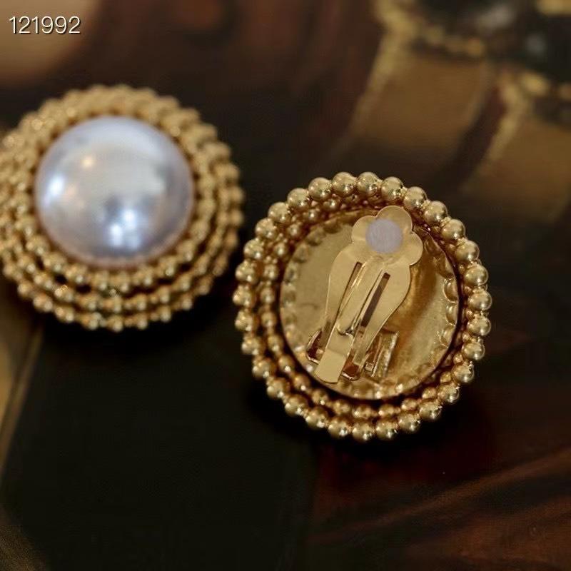 Vintage Premium Glazed Pearl Round Earrings Heavy Industry Ear Clips