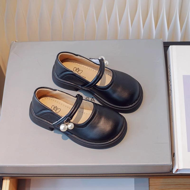 

Туфли Мэри Джейн для девочек, туфли принцессы на мягкой подошве, весенне-осенние новые модные детские кожаные туфли, одинарные туфли с маленькой жемчужной подвеской 36