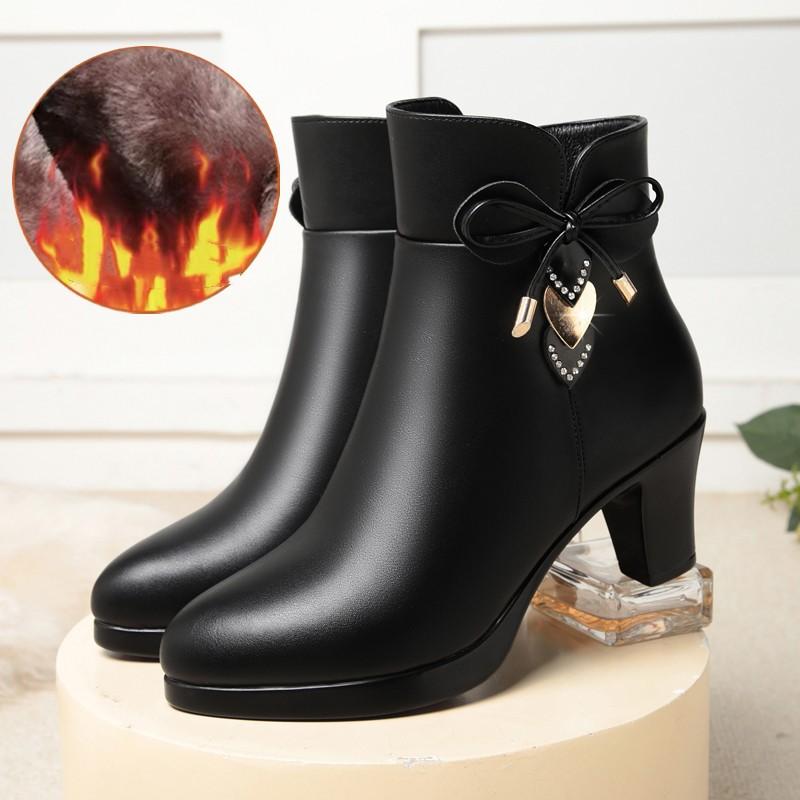Damen Herbst und Winter Unifarbene Temperament High Heel Stiefel Spitze Wasserdichte PU-Lederstiefel