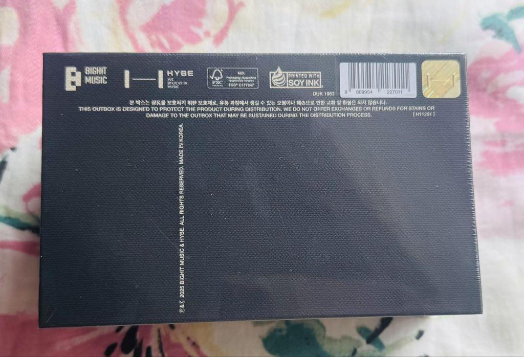 [USED] BTS V Tae PHOTOBOOK Photobook V Rêvé with Poster