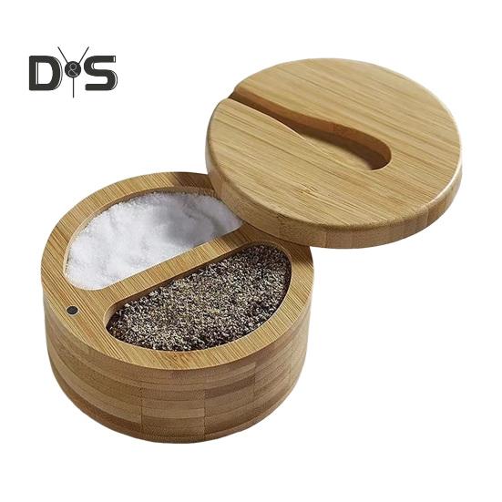 

Бамбуковая солонка, коробка для приправ с магнитным замком, закручивающаяся крышка, встроенная ложка для соли, сахара, перца, специй, большой контейнер для соли для кухни D