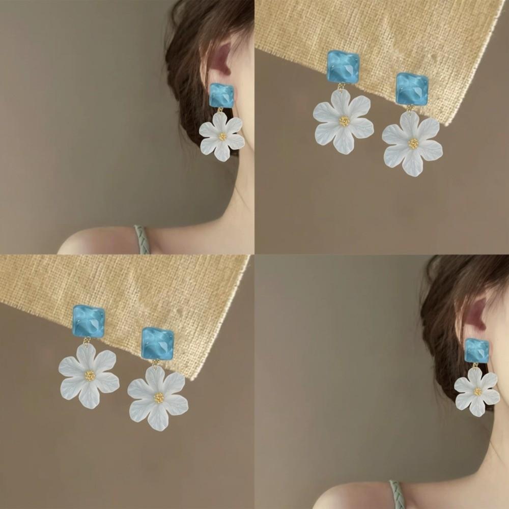 Temperament Acrylic Flower Earrings Big Floral Ladies Stud Earrings Women Earrings  Beach Vacation
