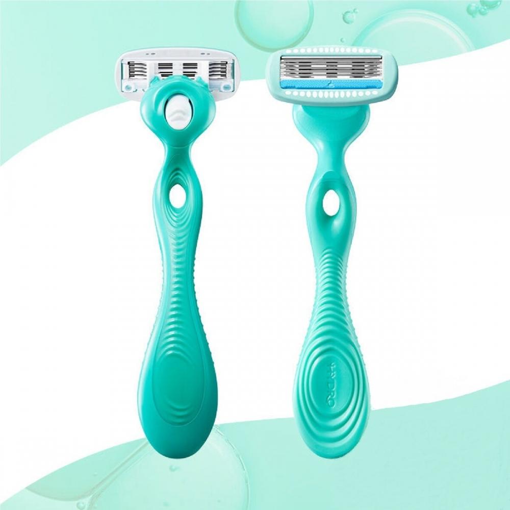 SChick Hydro SChick  Chic  Hydro Silk Sensitive Skin Club Pack With Main Blades + 8 Replacement Blades