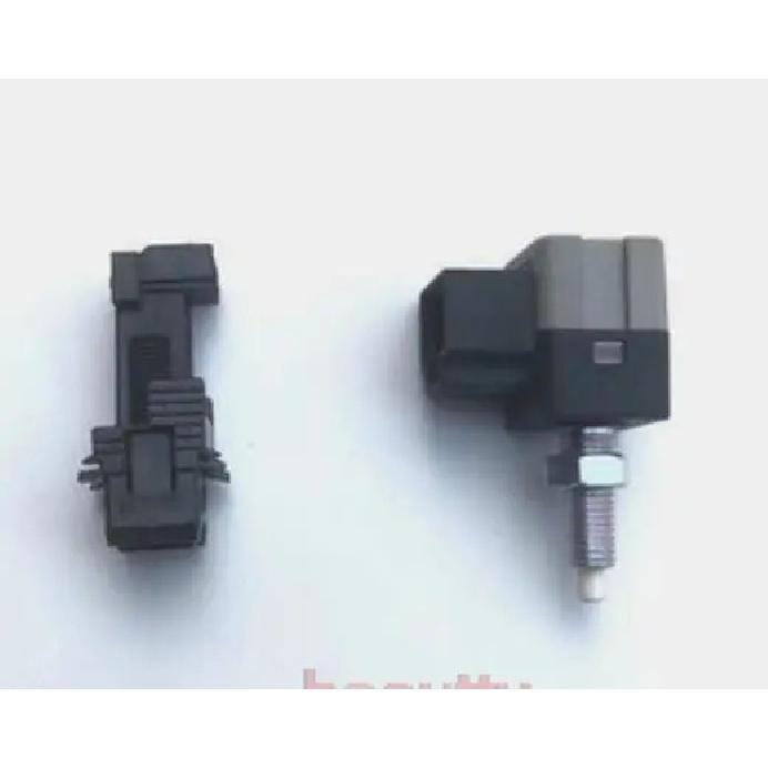 Brake light switch for Che SAIC ROEWE 350 550 750 W5 MG3 5 6 7 Engine Auto car motor parts