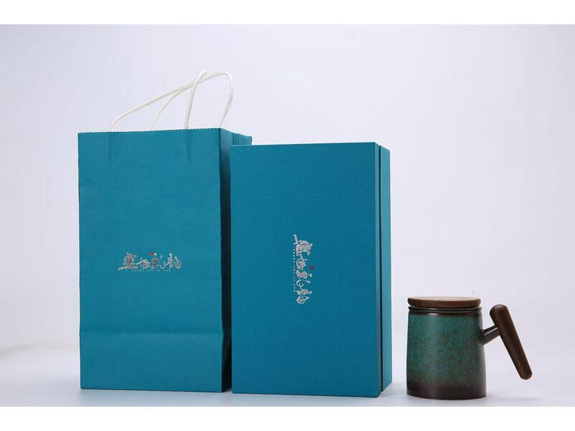 

Senluowanxiang Ceramic Tea Cup with Lid and Filter