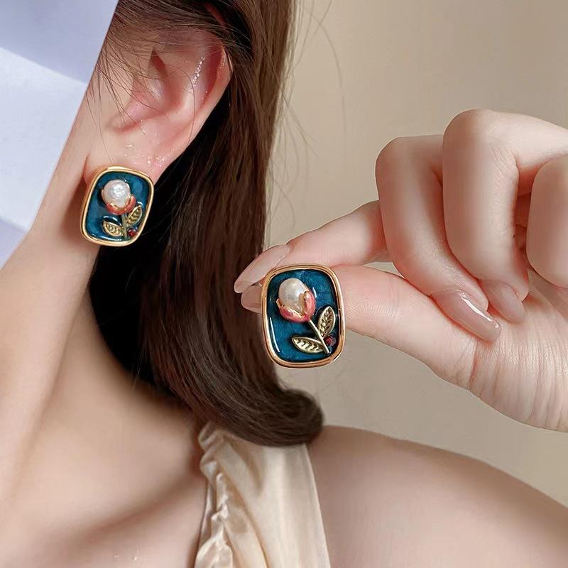 Freshwater Pearl Lily Flower Stud Earrings Chinese Style Exquisite Small High-End Light Luxury Women'S Oil Drop Earrings