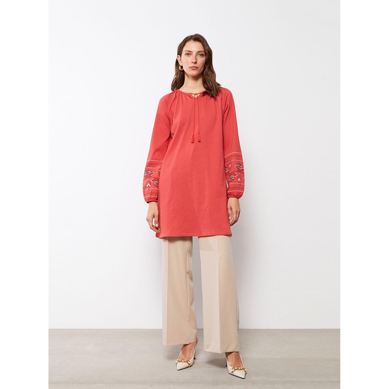 

LCW CLASSIC Воротник с лацканами и вышивкой с длинным рукавом Женская туника красная