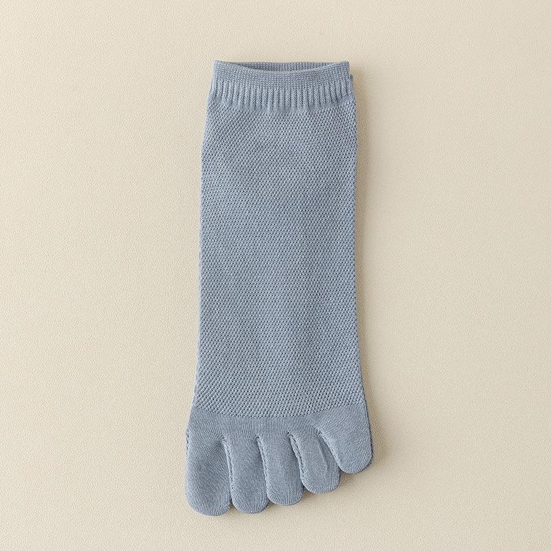 Men's Antibacterial Cotton Split-Toe Socks - Breathable, Sweat-Absorbing Five-Finger Socks for Spring/Summer.