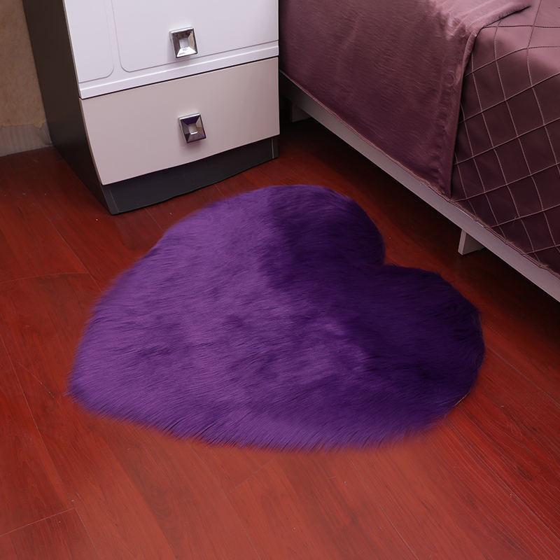 Imitation Australian Wool Heart-Shaped Carpet Plush Cushion