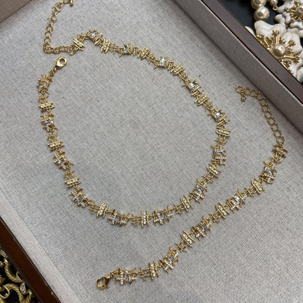 Original Design Niche Retro Woven Gemstone Necklace Light Luxury High Sense Medieval Collarbone Chain