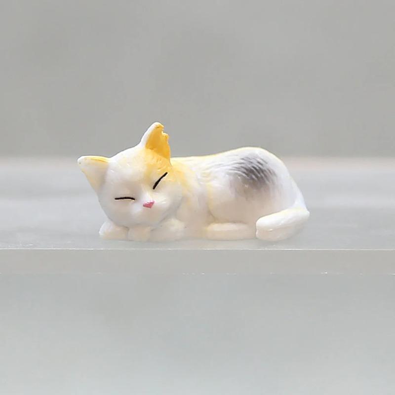 Cute Car Center Console Decoration Ornaments Kitten Action Figure Auto Dashboard Rearview Mirror Edge Decoration Car Accessories