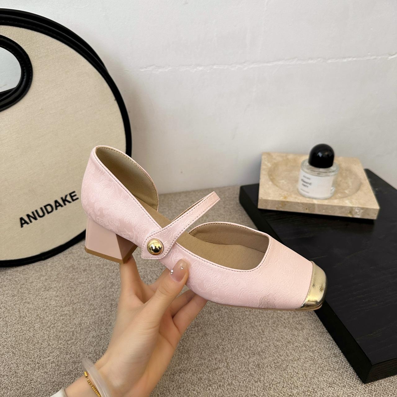 

New Chinese style Mary Jane shoes Xiaoxiangfeng single shoes 2025 spring and summer new square head temperament high heels small leather shoes 34 чёрный