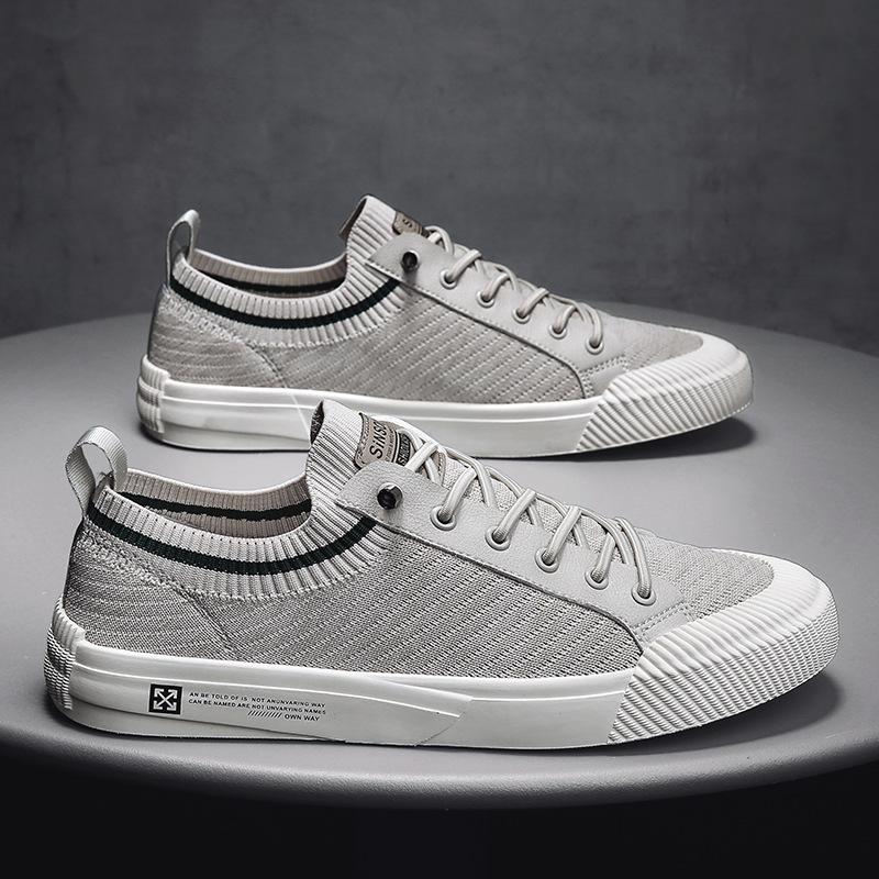 Summer Men's Shoes Fly-woven Breathable Men's Casual Sports Shoes Sports Board Shoes Men's Single Shoes One Piece Wholesale Hair