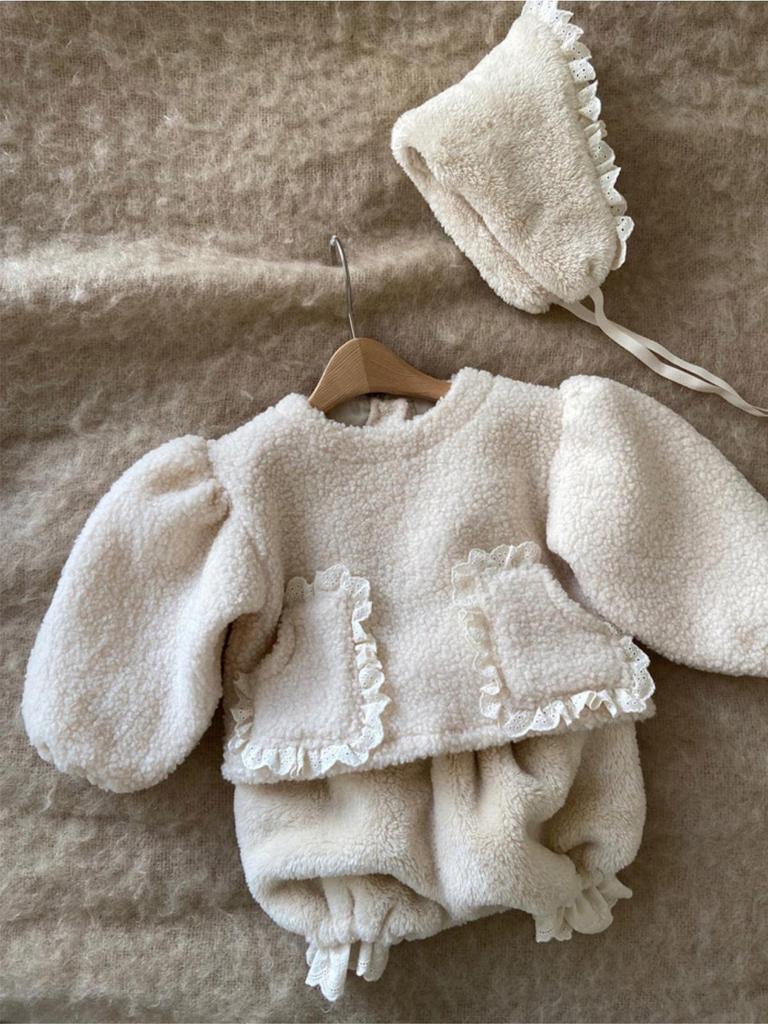 Cozy Baby Winter Outfit: Plush Top with Big PP Pants