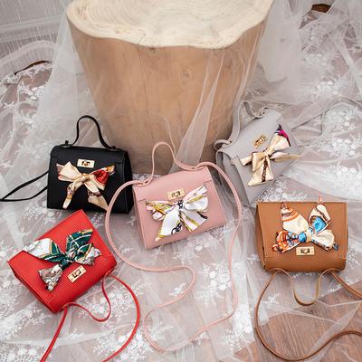Fashion Women's Bag Shoulder Messenger Bag Retro Casual Small Fresh Lock Small Square Bag