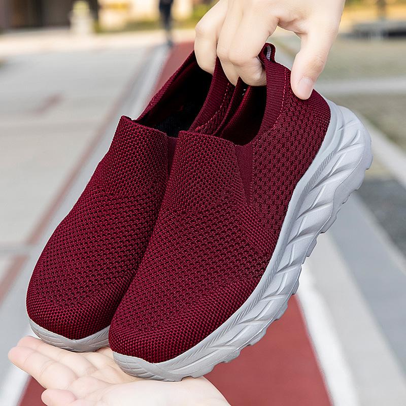 Men's and Women's Walking Shoes Fashionable New Mesh Breathable Casual Shoes Breathable Sports Shuttle Soft Soled Women's Shoes