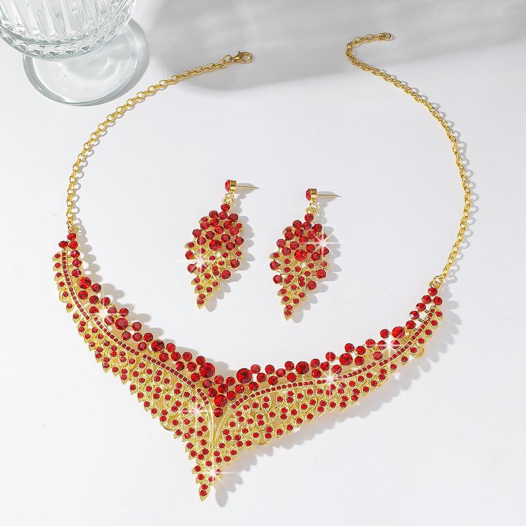 Exquisite Retro-Style Necklace & Earring Set: Vibrant and Elegant Design for Evening Banquets