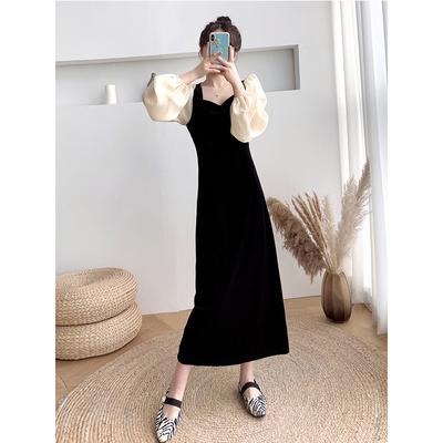 Samtkleid mit langen Ärmeln Französisches Retro-Temperament Taillenbetont und Figurschmeichelnd Quadratischer Ausschnitt Puffärmel Midilanger Rock Herbstkleidung