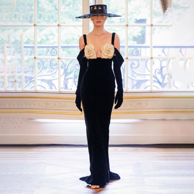 

Новое бандажное длинное платье с трехмерными цветами, темпераментное платье на бретелях, элегантное черное платье, перчатки L чёрный