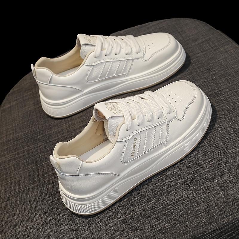 Fashion versatile flat white shoes women's spring 2025 new comfortable and lightweight student sports and leisure board shoes