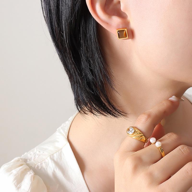 Gold-Plated Tiger's Eye & Cat's Eye Three-Color Earrings: Retro European & American Niche Style