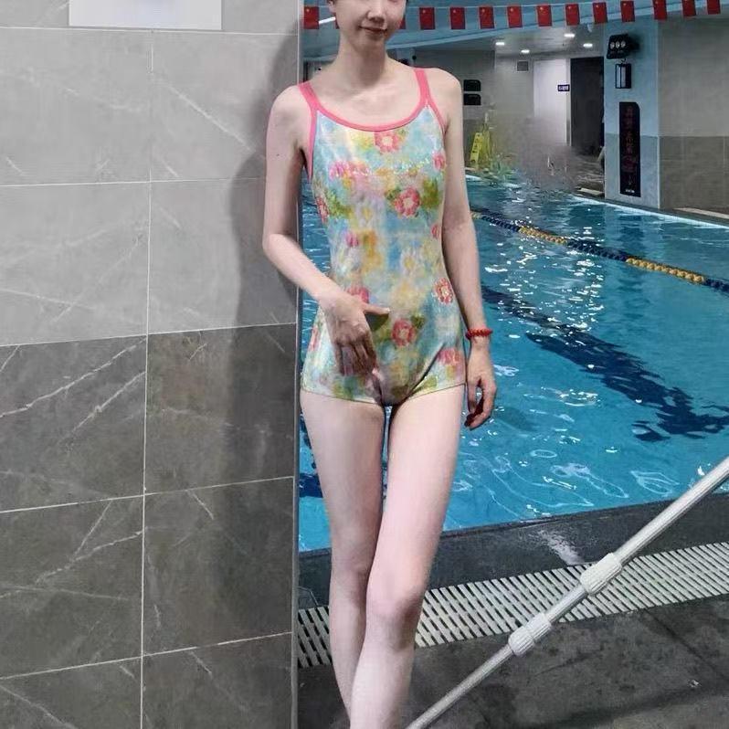 2026 High-End Women s Sexy One-Piece Triangle Racing Swimsuit for Pools M