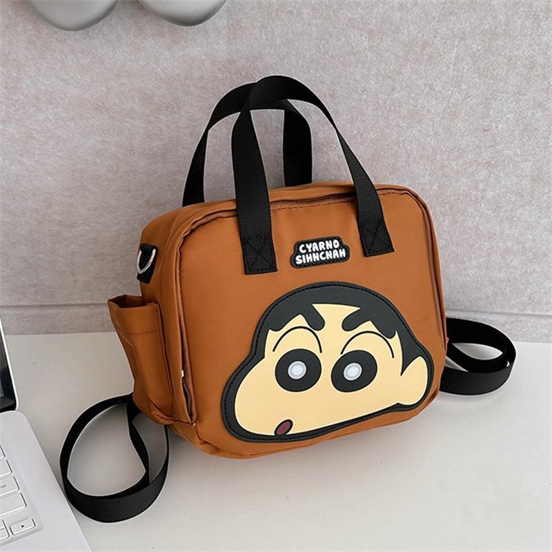 

Мультяшный Милый Рюкзак Crayon Shin-Chan Большой Вместимости Холщовая Сумка Ручная Портативная Сумка Через Плечо Кроссбоди Многофункциональная Сумка для Хранения коричневый