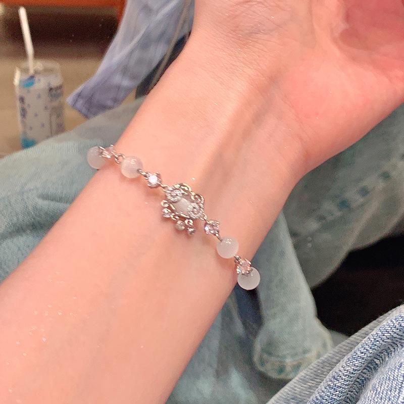 Chinese Cat's Eye Safety Lock Bracelet with Zirconia: National Style Pull-Type Jewelry for Women