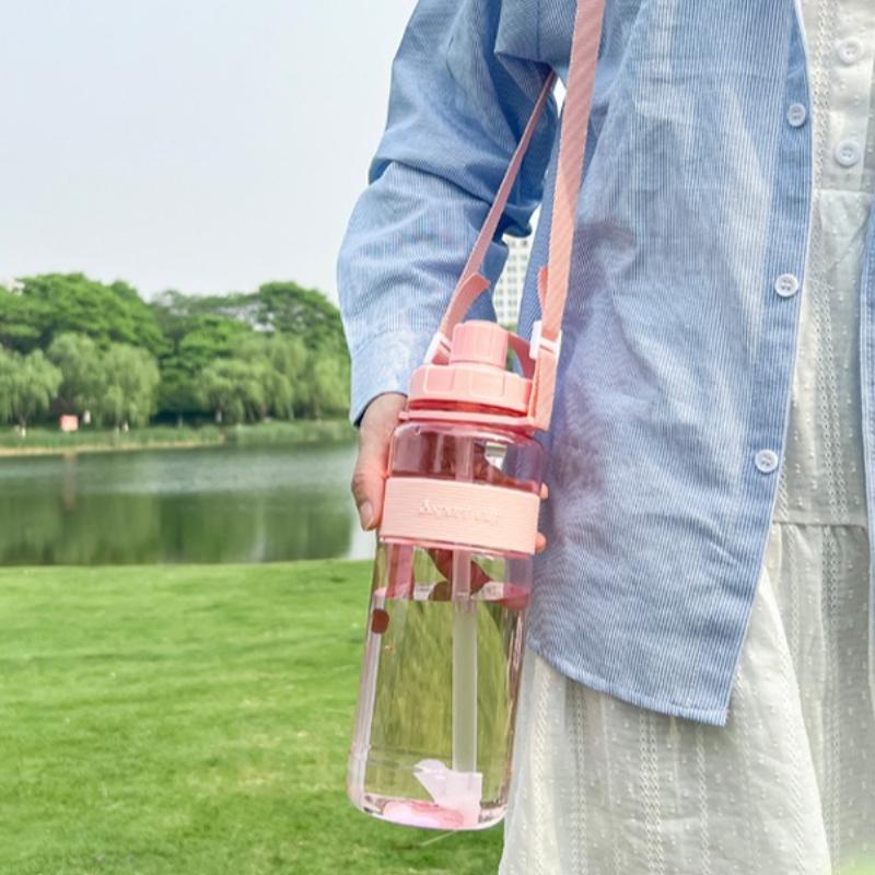 Large-capacity Outdoor Portable Sports Fitness Plastic Cup Space Flask High-temperature Resistant Straw Plastic Cup