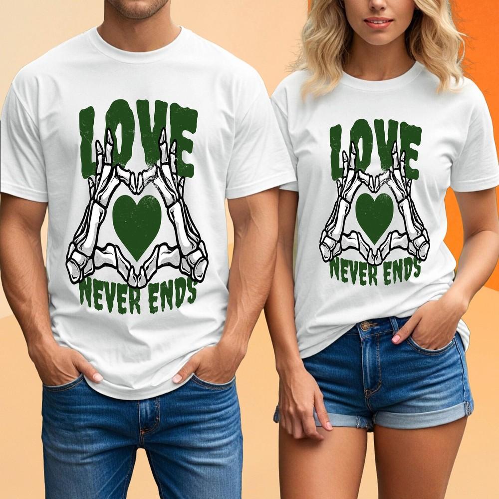 Skeleton Hands Heart T Shirt Unisex Gothic Skull Romantic Love Graphic Gift Tee